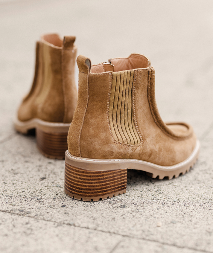 Boots Saria nubuck taupe